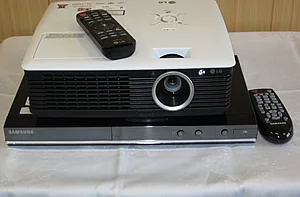 LG-Beamer BX 327 