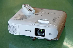 Epson-Beamer EB 980W 