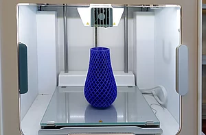 Ultimaker 3D Drucker mit geduckter Vase