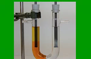 Cover der DVD Chemie Versuche: Elektro- und Redoxchemie 